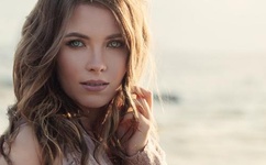 棒棒糖放屁眼里吸收的视频